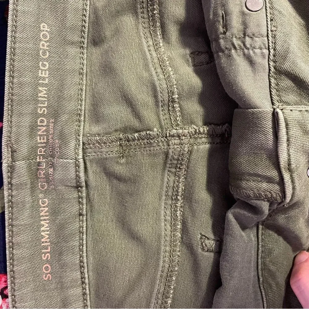 Chico's So Slimming Girlfriend Slim Leg Crop Chino Green Embroidered Size 12 - Picture 11 of 13